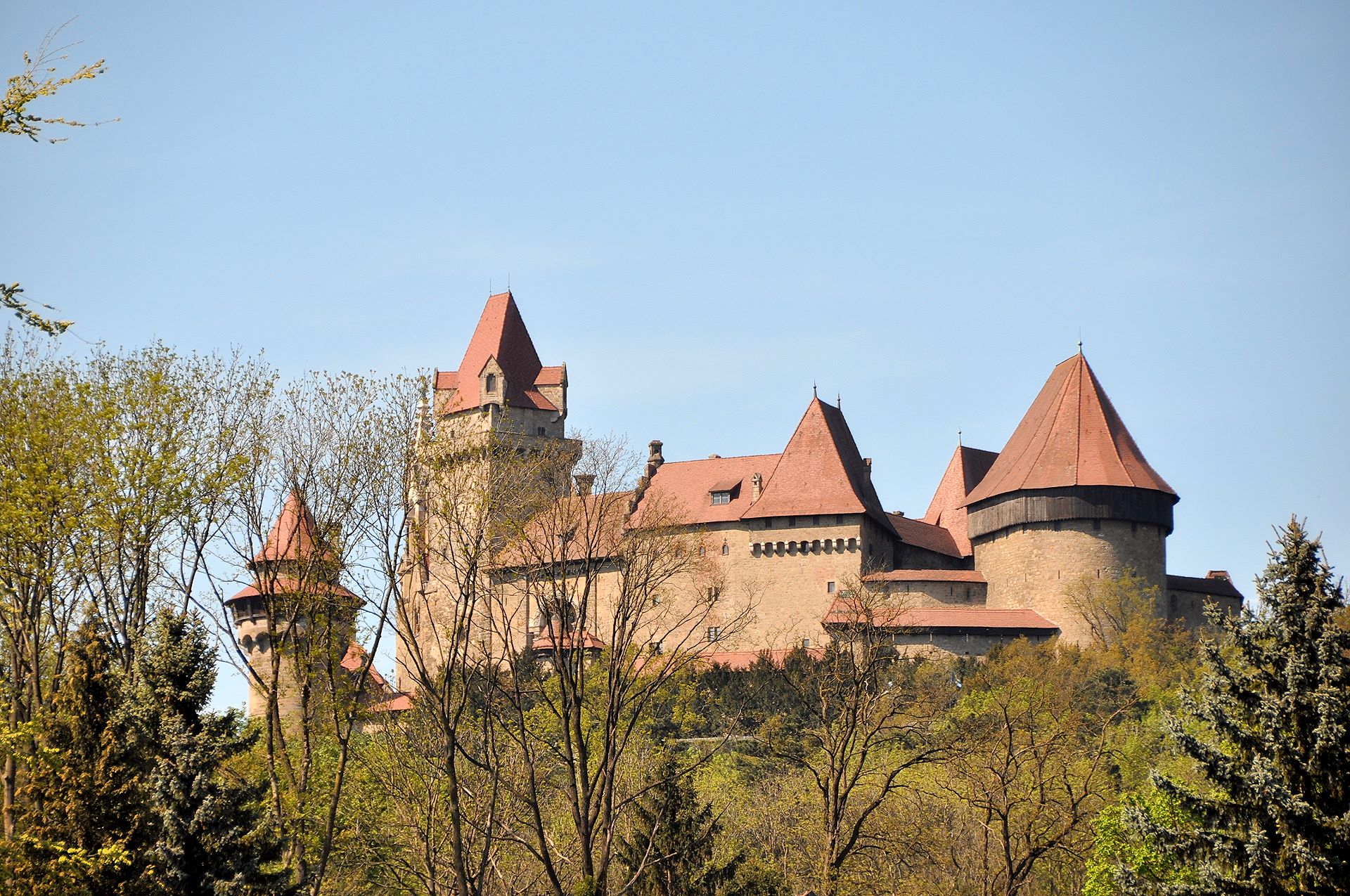 Burg Kreuzenstein, Leobendorf (Photo license: CC BY 2.0)